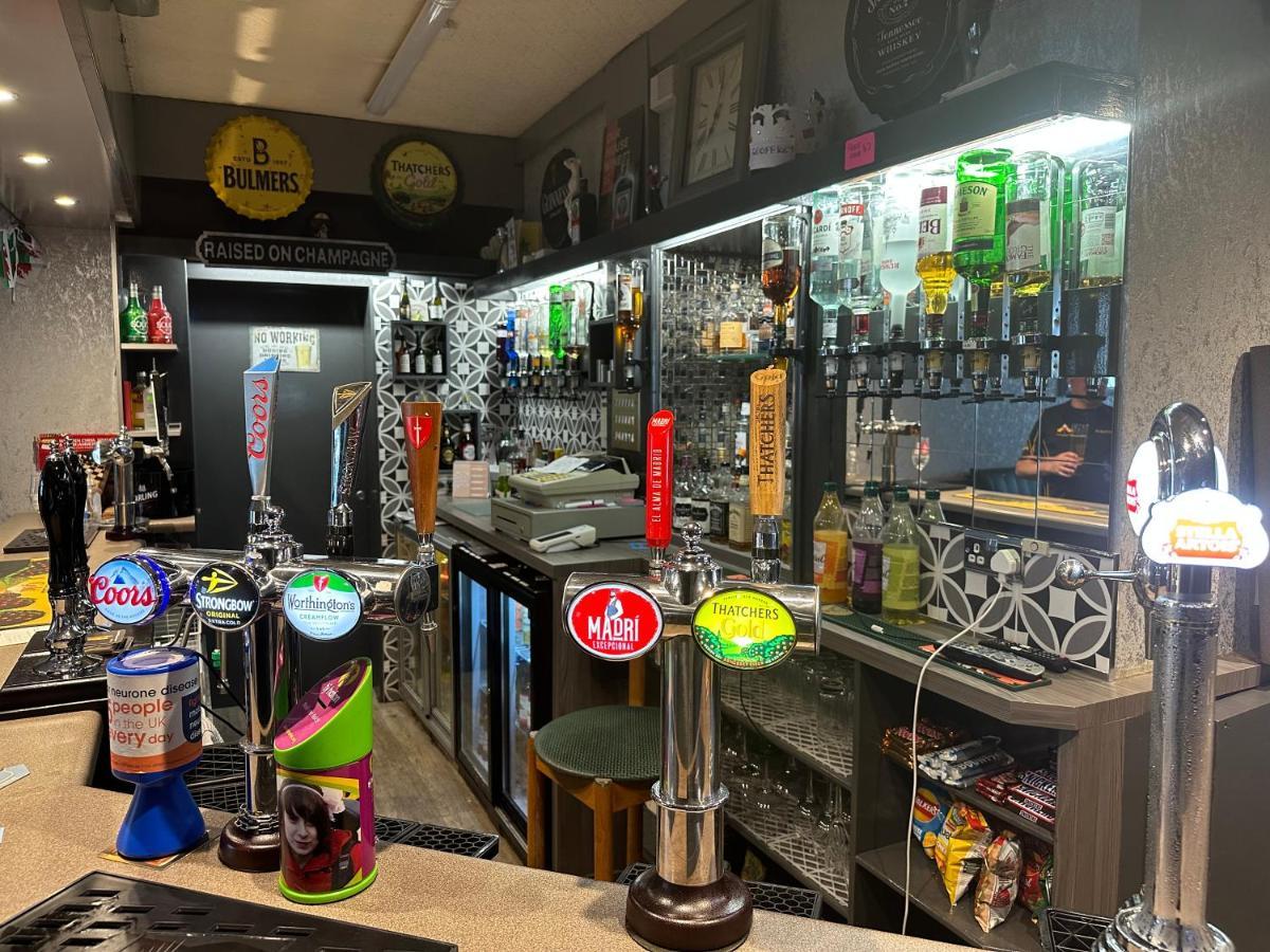 The Angel Inn Troed-y-rhiw Eksteriør bilde
